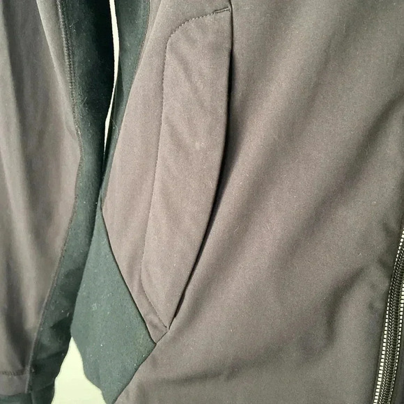 Lululemon |  Jacket - Picture 2 of 11
